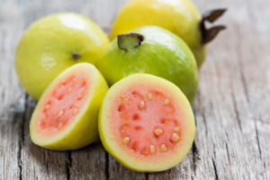 Manfaat Jambu Merah Dalam Pengobatan Demam Berdarah