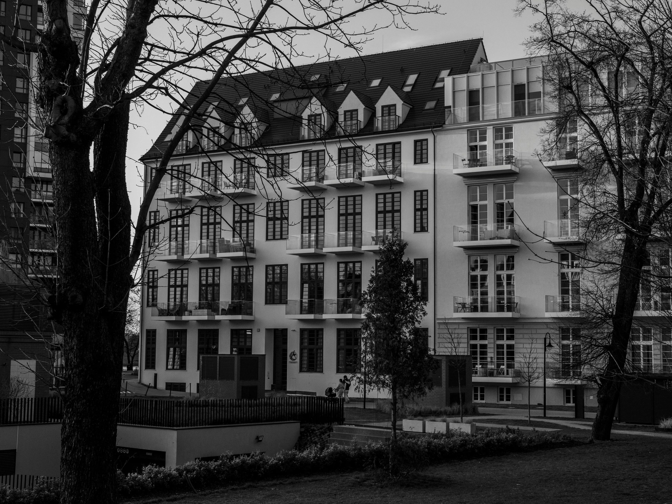 Rumah Kecil Bahagia Besar: Gaya Hidup Minimalis