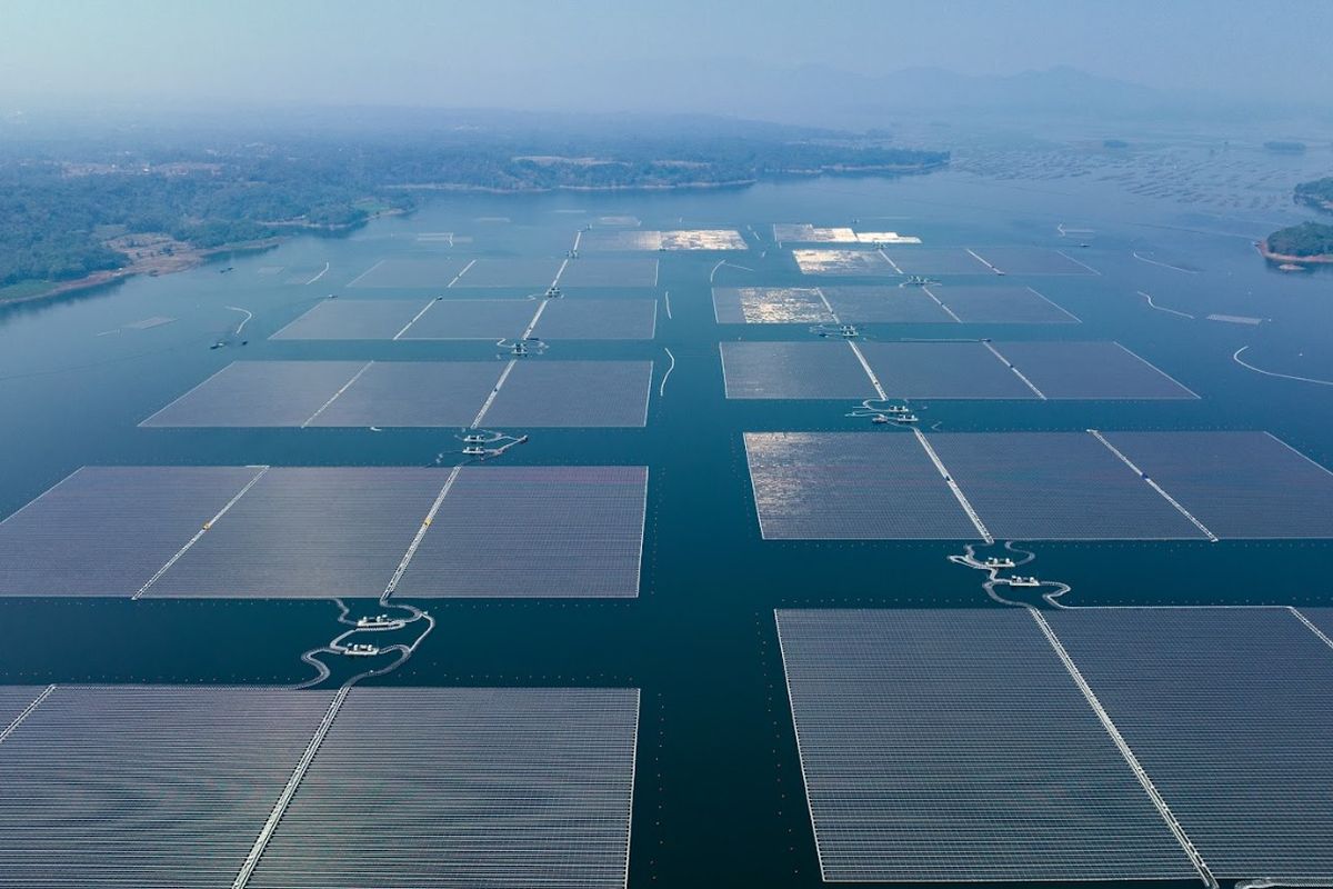 PLTS Terapung Cirata Mulai Uji Coba: Terbesar Di Asia Tenggara