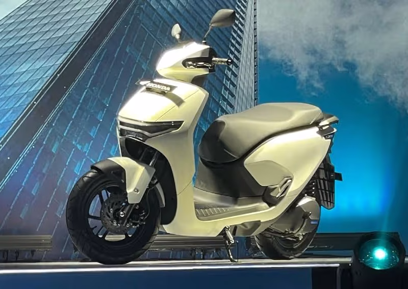 Produsen Motor Jepang Rilis Skuter Listrik Pintar