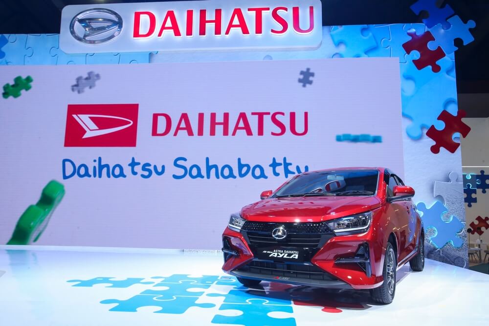 Daihatsu Ayla Kendaraan Roda 4 Menghadirkan Kenyamanan