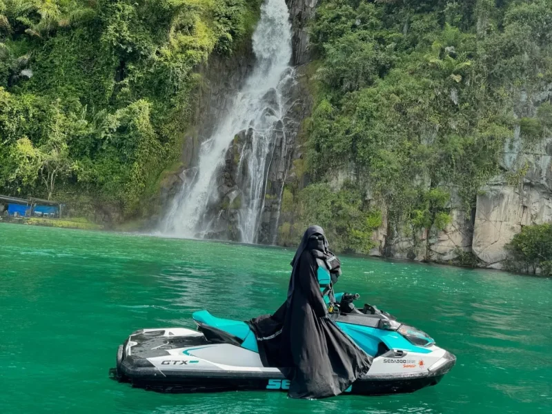 Jet Ski Dan Tren Foto Petualangan Yang Viral Di Sosial Media