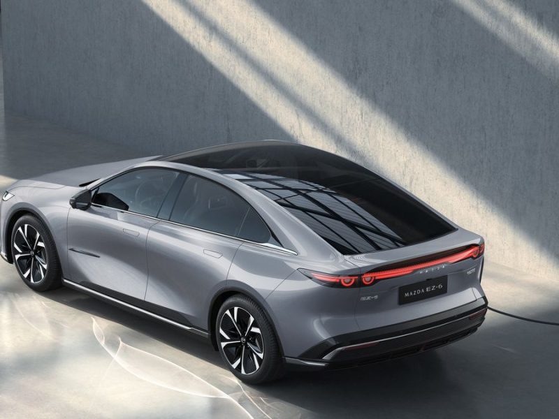 Mazda EZ-60: Mobil Listrik Stylish Dengan Fitur Futuristik