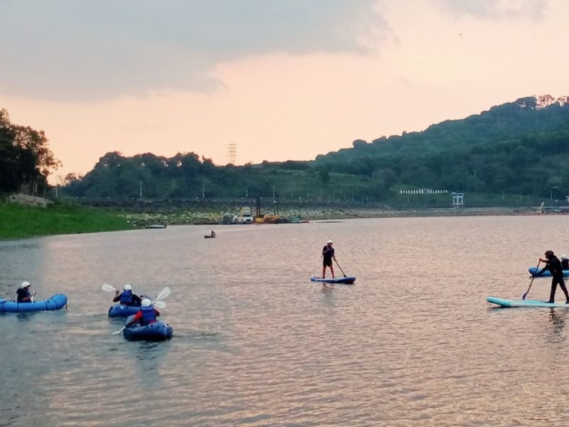 Bendungan Selorejo: Nikmati Stand Up Paddle Di Malang