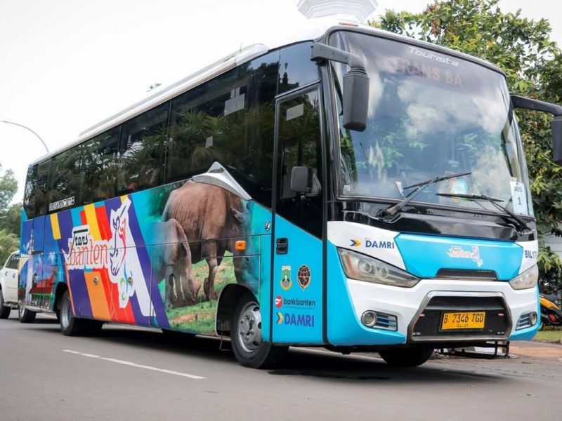 Sopir Angkot Demo, Bus Trans Banten Cuek Melaju