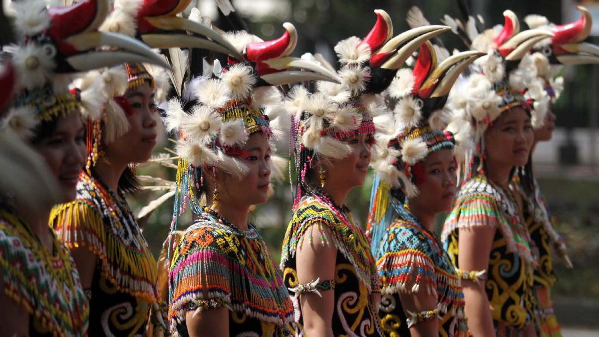 Keunikan Suku Dayak: Satu Identitas Dengan Bahasa Beragam