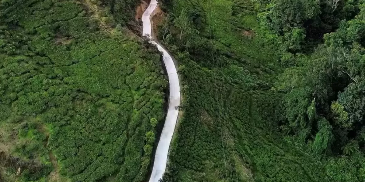Jalan Nirmala: Akhirnya Mulus Setelah Menanti Puluhan Tahun