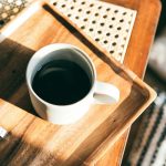 Rahasia Tetap Segar: Jangan Langsung Ngopi Begitu Bangun!