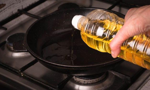 Trik Rahasia: 4 Langkah Bikin Minyak Goreng Awet Jernihnya