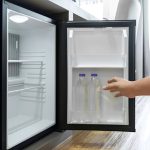 Tips Pilih Kulkas Mini Yang Pas Di Kamar Kos
