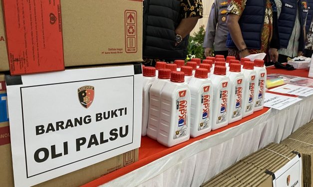 Awas Oli KW! Ini Cara Bedakan Pelumas Asli
