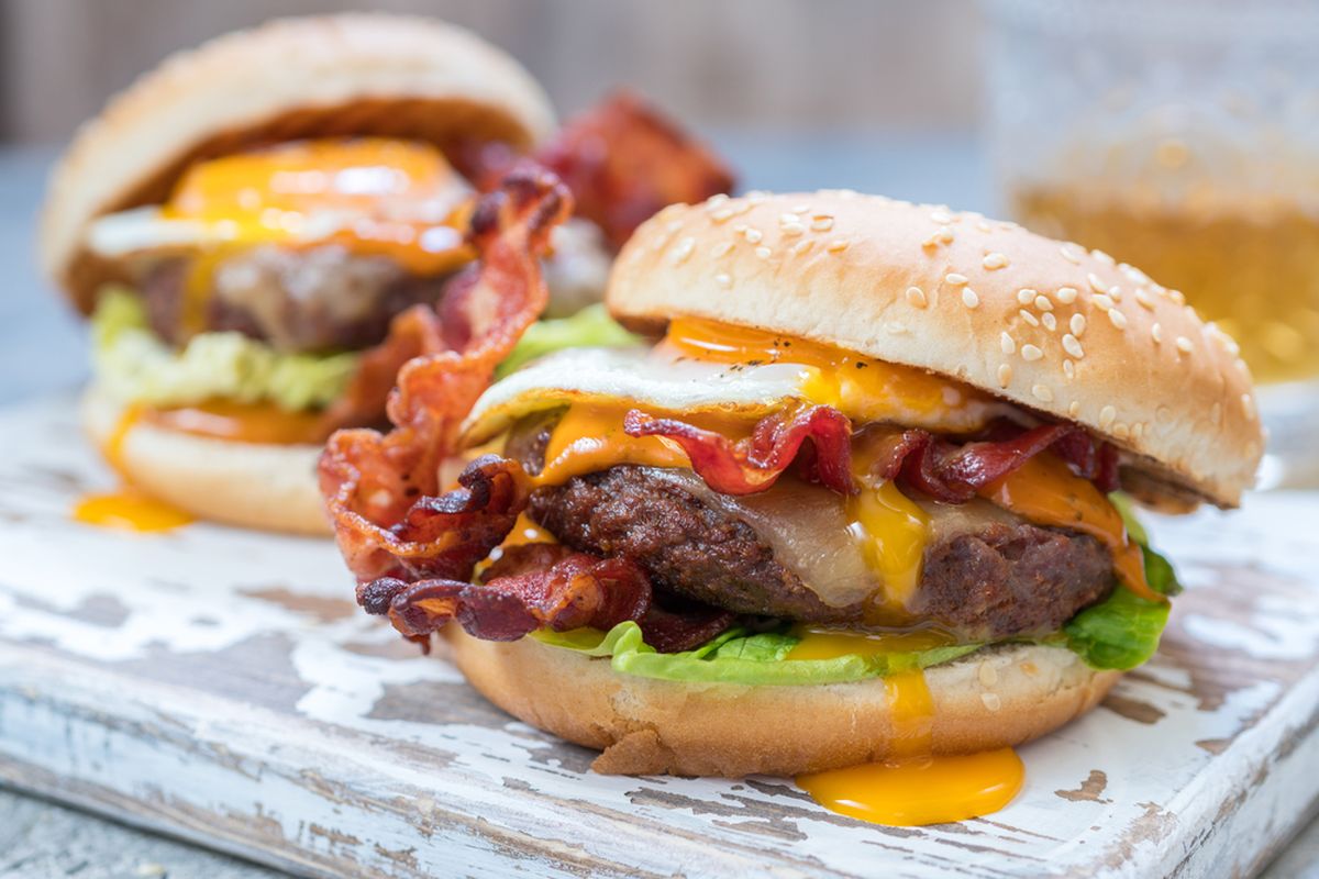 Kedai Burger Solo Yang Seru Buat Bersantai