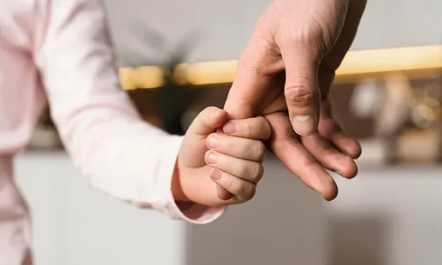 Ramah vs Grooming: 4 Tanda Yang Terlewat